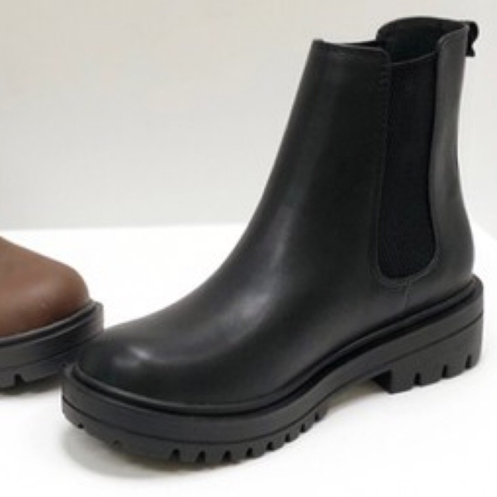 Soda Pilot Black Faux Leather Platform Lug Boot